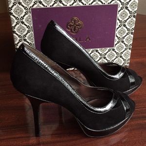 Isola Black Suede/Black Lizard Heels Size 7